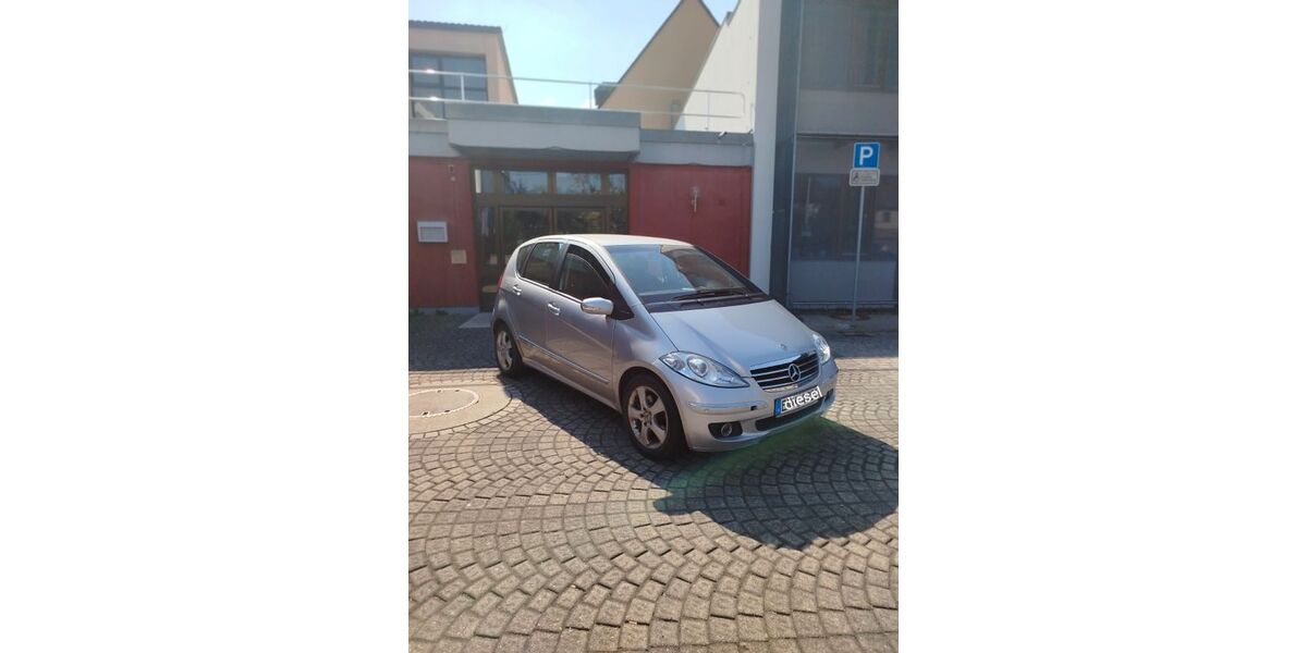 Mercedes-Benz 200 124.300 km 2.290 &euro; Herzogenaurach 91074