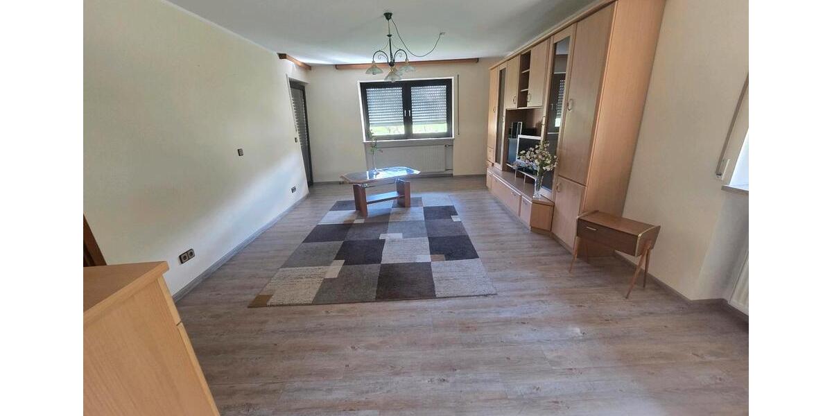 Villa Nürnberg Holzheim - 20 Zimmer, 250 m&sup2;, 4.500&euro; | Angebot:26492253