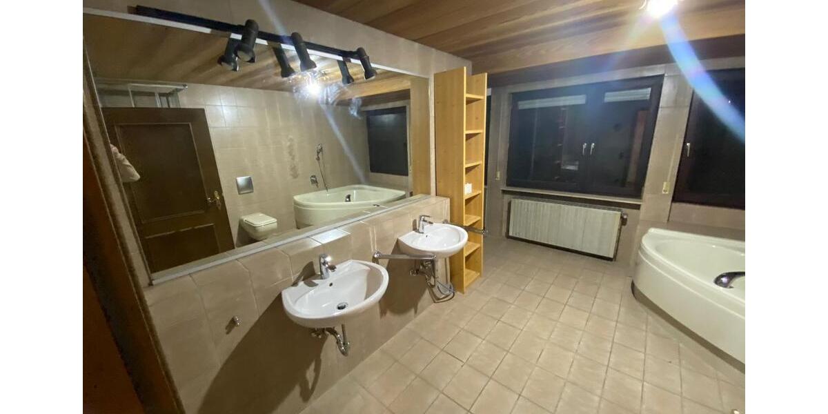Erdgeschoßwohnung Nürnberg Altenfurt - 5 Zimmer, 140 m&sup2;, 2.000&euro; | Angebot:26648183