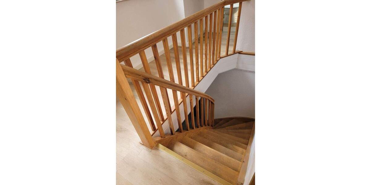 Mehrfamilienhaus, Wohnhaus Adelsdorf - 8 Zimmer, 202 m&sup2;, 398.000&euro; | Angebot:25681317