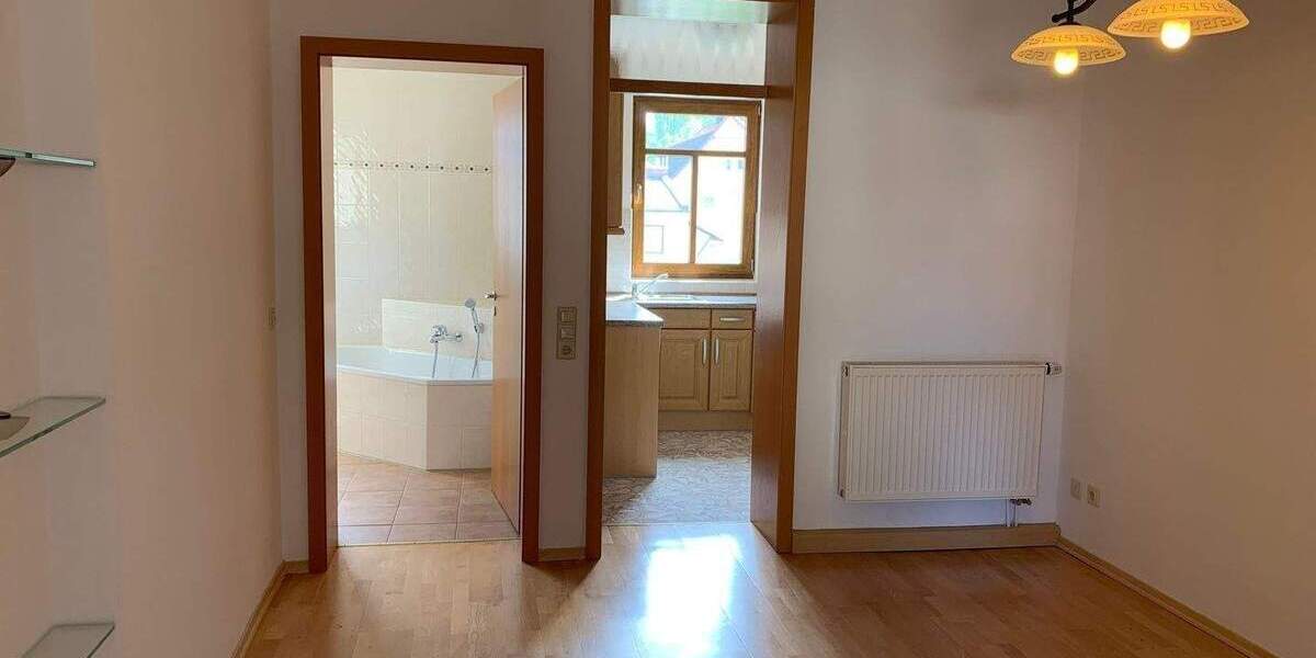 Etagenwohnung Neustadt an der Aisch Neustadt - 3 Zimmer, 86 m&sup2;, 790&euro; | Angebot:25660941