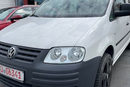 VW Caddy 174.000 km 2.690 &euro; Fürth 90763
