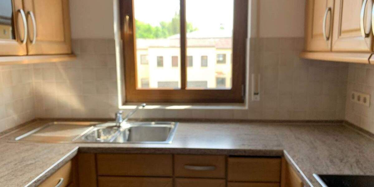 Etagenwohnung Neustadt an der Aisch Neustadt - 3 Zimmer, 86 m&sup2;, 790&euro; | Angebot:25660941