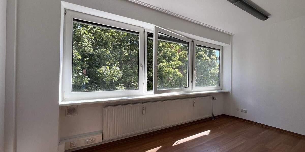 Gewerbeobjekt Erlangen Büchenbach - 9 Zimmer, 449.000&euro; | Angebot:25671201