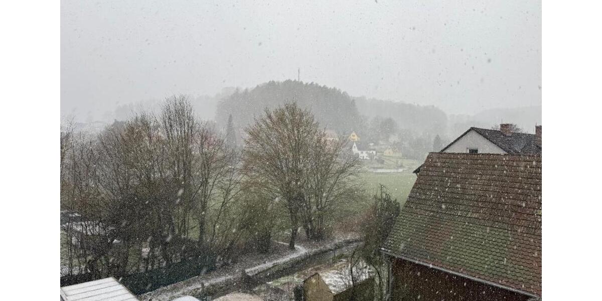 Dachgeschoßwohnung Simmelsdorf - 4.5 Zimmer, 80 m&sup2;, 240.000&euro; | Angebot:25902273