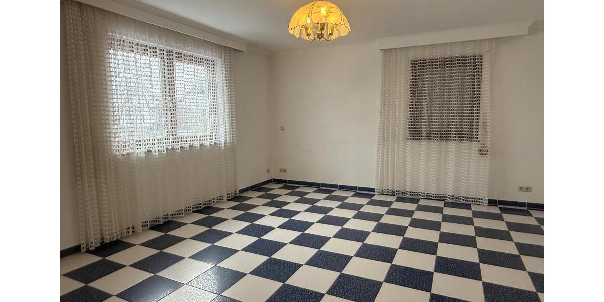 Einfamilienhaus Nürnberg Holzheim - 6 Zimmer, 200 m&sup2;, 2.200&euro; | Angebot:24791846