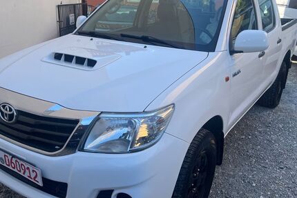 Toyota Hilux 160.000 km 11.900 &euro; Nürnberg 90431