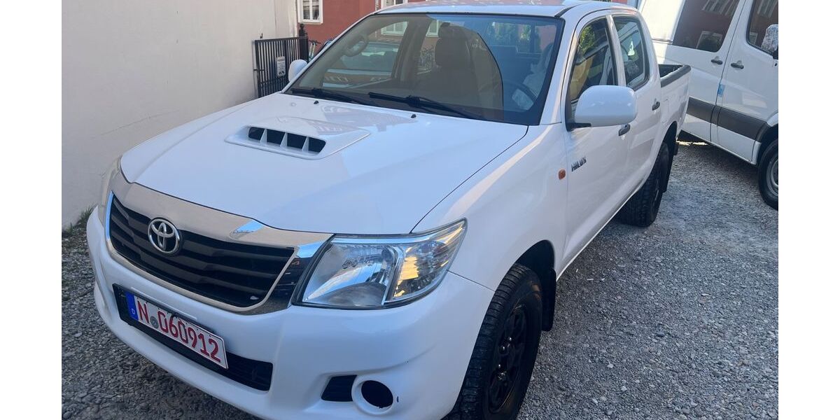 Toyota Hilux 160.000 km 11.900 &euro; Nürnberg 90431