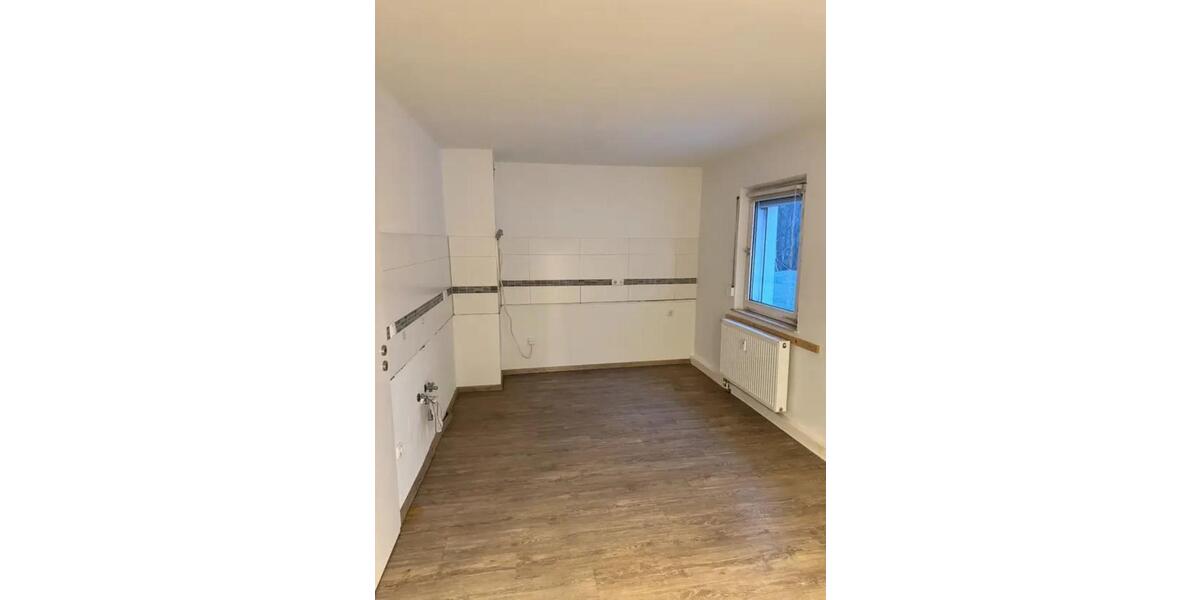 Etagenwohnung Eckental - 6 Zimmer, 180 m&sup2;, 1.350&euro; | Angebot:25853985