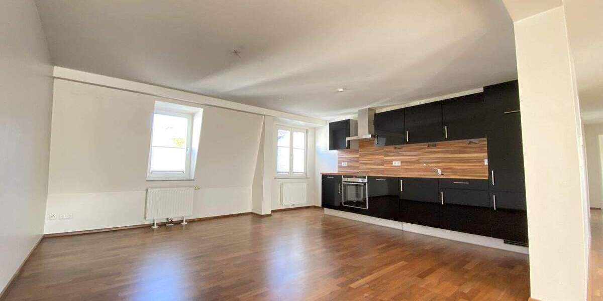 Etagenwohnung Zirndorf - 4 Zimmer, 120 m&sup2;, 399.000&euro; | Angebot:25671026