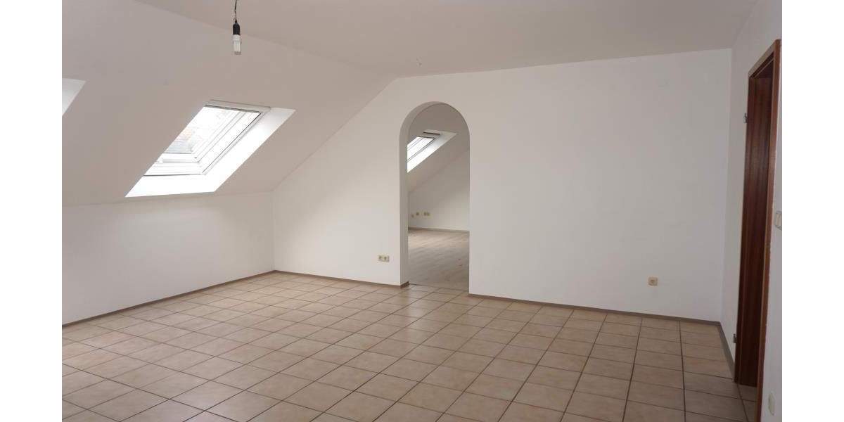 Etagenwohnung Nürnberg Werderau - 3 Zimmer, 100 m&sup2;, 990&euro; | Angebot:25704376