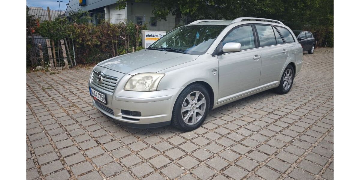 Toyota Avensis 300.500 km 1.100 &euro; Nürnberg 90443