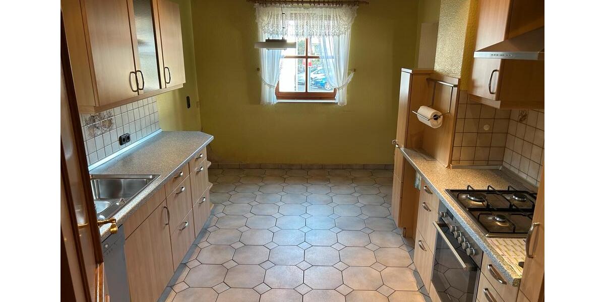 Einfamilienhaus Lauf an der Pegnitz - 7 Zimmer, 170 m&sup2;, 430.000&euro; | Angebot:25408089