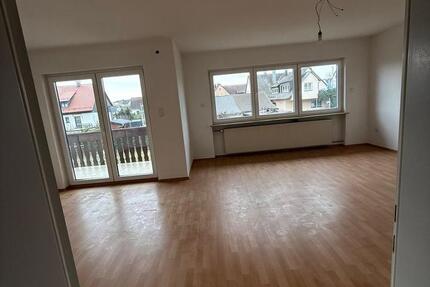 Wohnung Eckental - 4 Zimmer, 110 m&sup2;, 1.300&euro; | Angebot:25894998