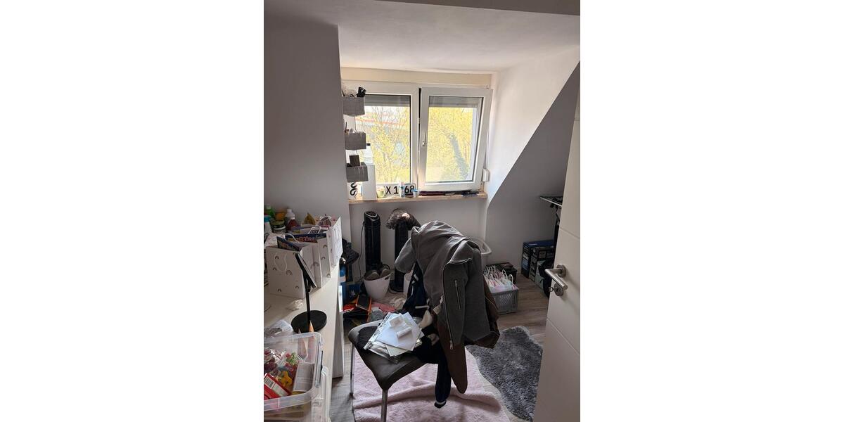 Dachgeschoßwohnung Nürnberg Eibach - 3 Zimmer, 60 m&sup2;, 990&euro; | Angebot:26504094