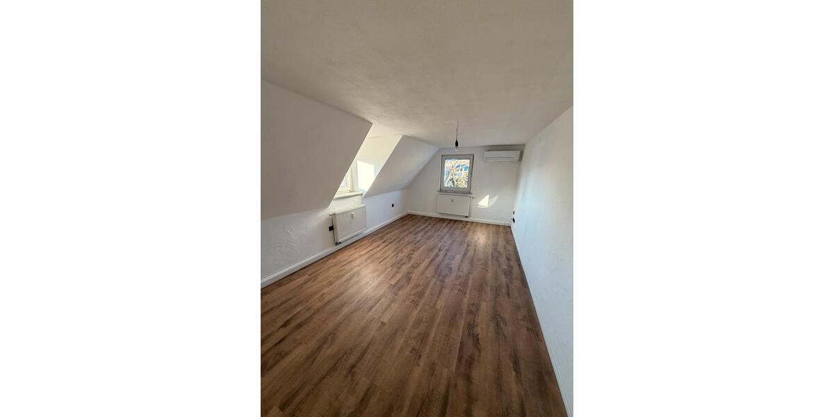 Dachgeschoßwohnung Windsbach - 2 Zimmer, 61 m&sup2;, 850&euro; | Angebot:25947998