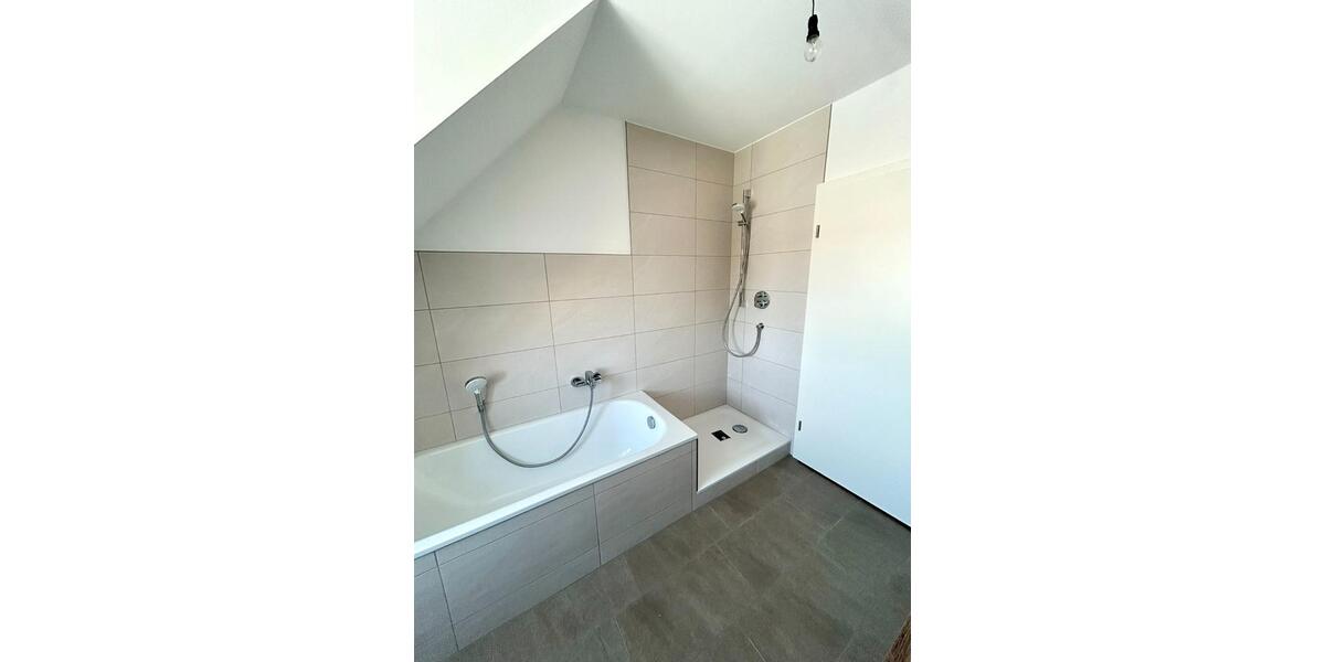 Dachgeschoßwohnung Fürth Bislohe - 3.5 Zimmer, 99 m&sup2;, 1.335&euro; | Angebot:26600559