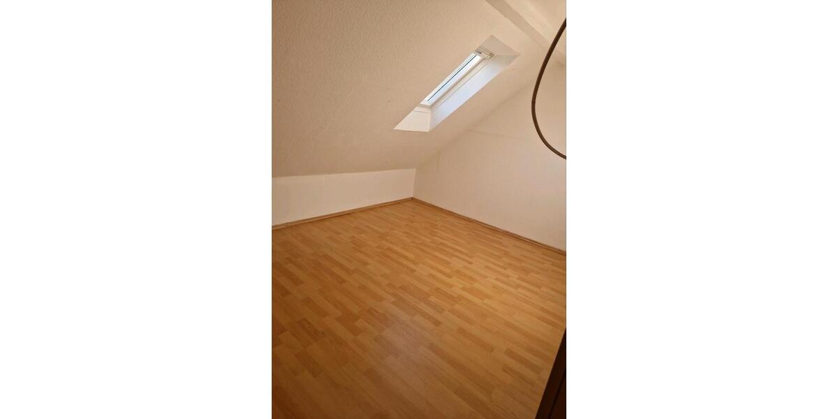 Dachgeschoßwohnung Forchheim - 3 Zimmer, 75 m&sup2;, 800&euro; | Angebot:26637317