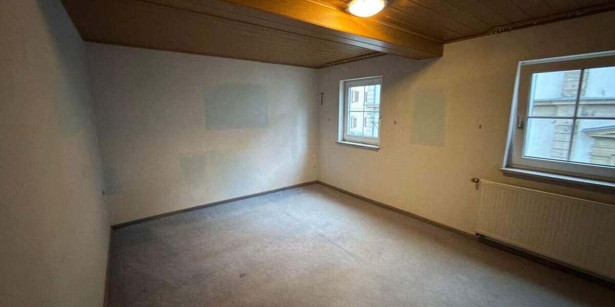 Mehrfamilienhaus, Wohnhaus Höchstadt a.d.Aisch Höchstadt - 8 Zimmer, 220 m&sup2;, 330.000&euro; | Angebot:25741332