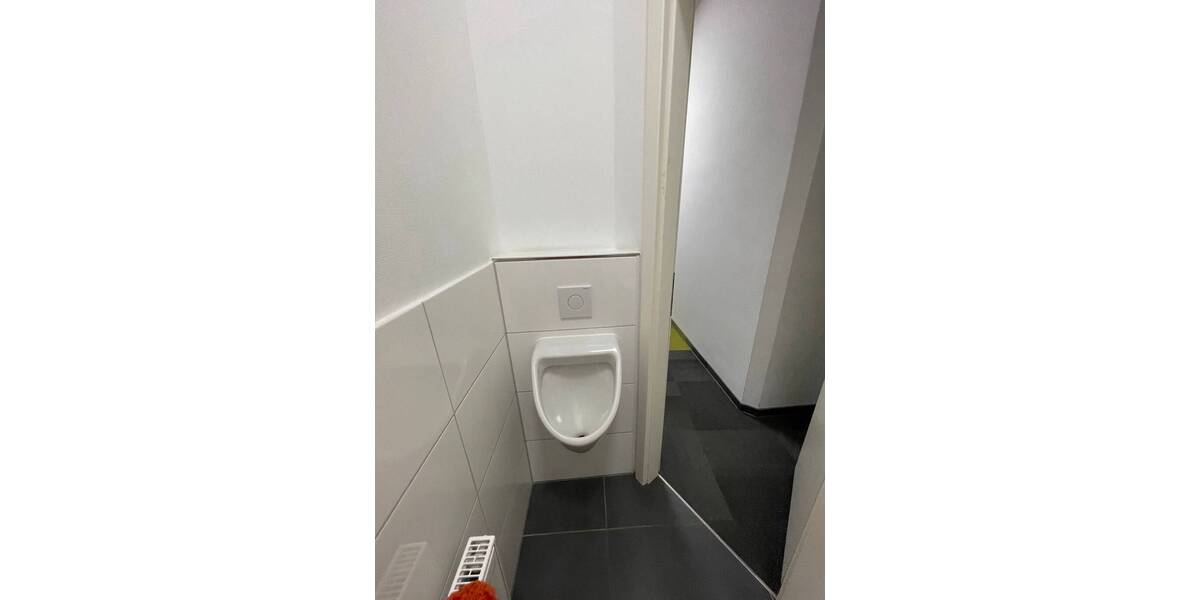 Gewerbeobjekt Nürnberg Wöhrd - 5 Zimmer, 250 m&sup2;, 2.637&euro; | Angebot:25707990