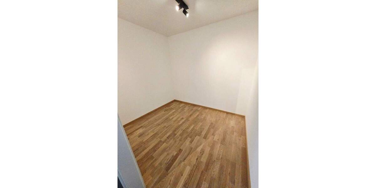 Etagenwohnung Nürnberg Neuröthenbach - 2 Zimmer, 87 m&sup2;, 1.300&euro; | Angebot:25665173