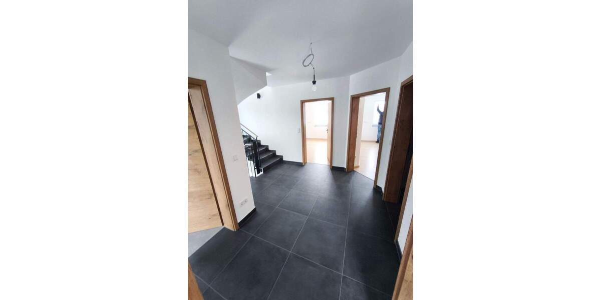 Einfamilienhaus Igensdorf Pettensiedel - 1 Zimmer, 240 m&sup2;, 2.200&euro; | Angebot:25770176