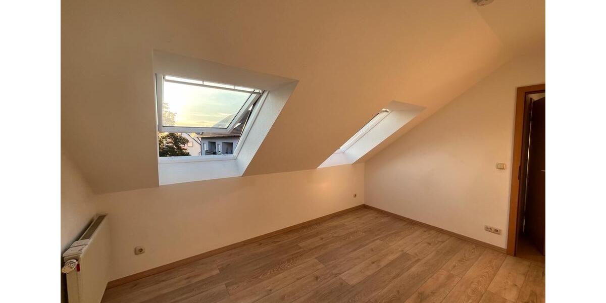Dachgeschoßwohnung Höchstadt an der Aisch - 2.5 Zimmer, 63 m&sup2;, 630&euro; | Angebot:27631077