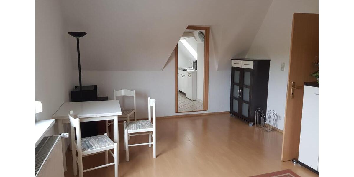 Dachgeschoßwohnung Erlangen Am Anger - 2.5 Zimmer, 54 m&sup2;, 660&euro; | Angebot:25875120