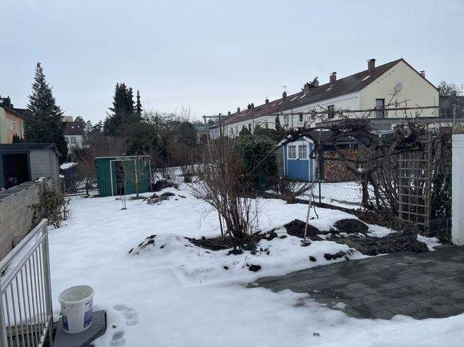 Reihenmittelhaus Nürnberg / Eibach Röthenbach b Schweinau - 4 Zimmer, 82 m&sup2;, 1.500&euro; | Angebot:25778331