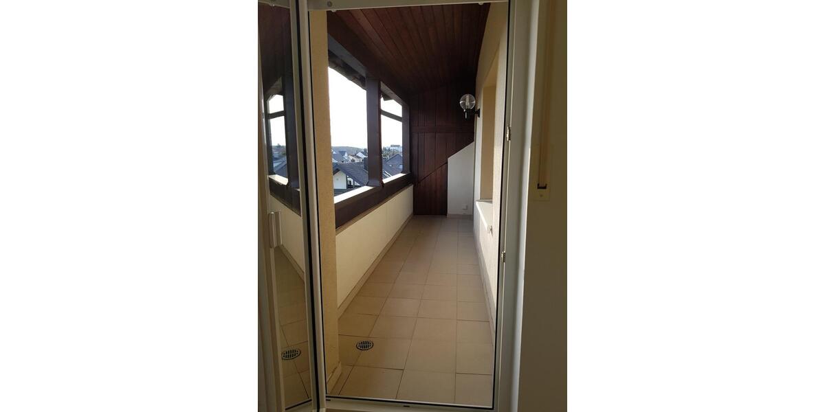 Dachgeschoßwohnung Herzogenaurach - 4 Zimmer, 98 m&sup2;, 885&euro; | Angebot:25310523