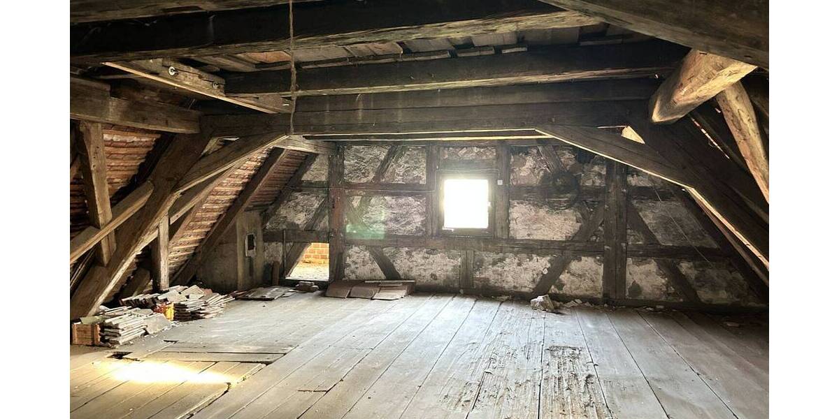 Mehrfamilienhaus, Wohnhaus Erlangen / Frauenaurach Frauenaurach - 8 Zimmer, 236 m&sup2;, 287.000&euro; | Angebot:25701559
