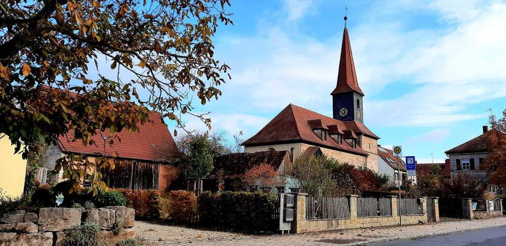 Doppelhaushälfte Oberreichenbach - 6 Zimmer, 196 m&sup2;, 2.490&euro; | Angebot:25665850