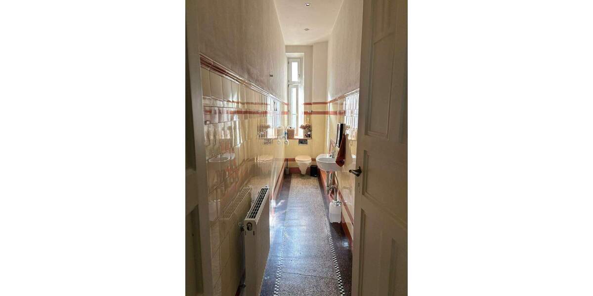 Etagenwohnung Nürnberg St Johannis - 8 Zimmer, 250 m&sup2;, 2.700&euro; | Angebot:25668721