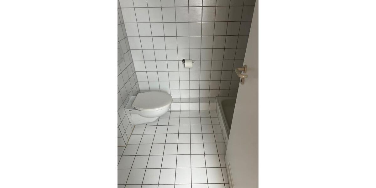 Dachgeschoßwohnung Erlangen Am Anger - 1 Zimmer, 18 m&sup2;, 465&euro; | Angebot:26546235