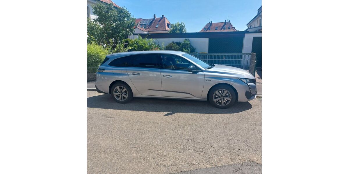 Peugeot 308 8.550 km 21.500 &euro; Nürnberg 90431