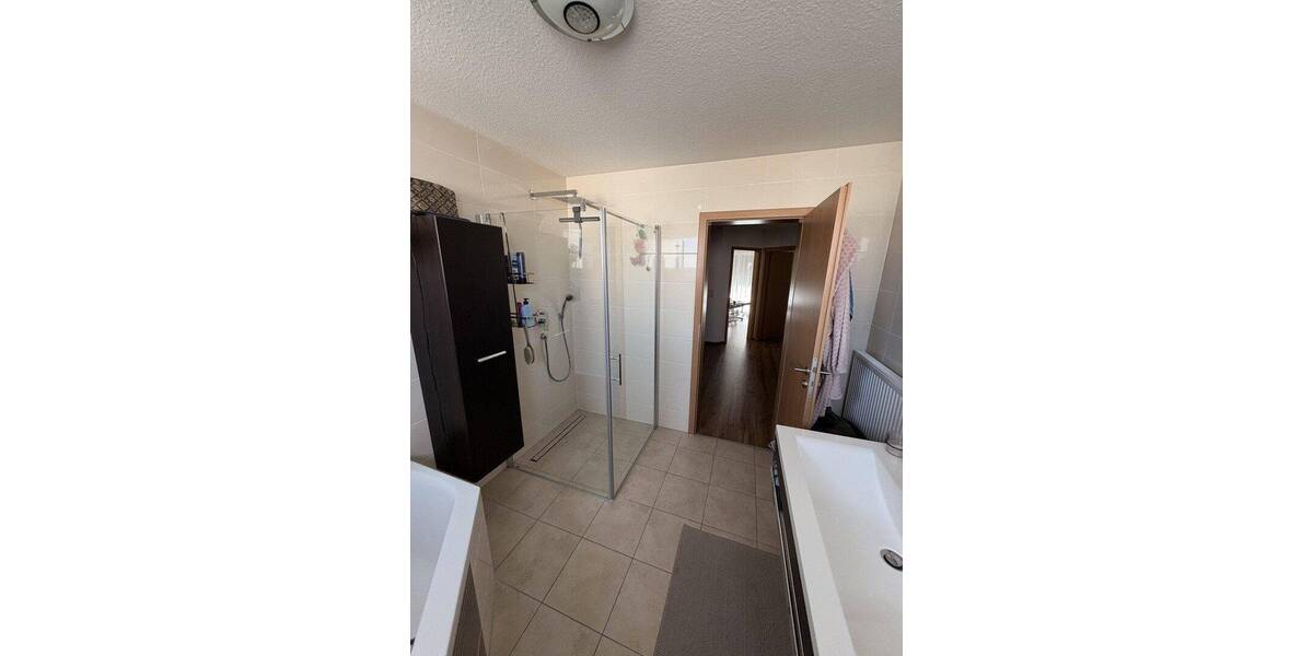 Reihenmittelhaus Feucht - 5 Zimmer, 165 m&sup2;, 2.300&euro; | Angebot:26778559