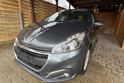 Peugeot 208 78.154 km 5.990 &euro; Simmelsdorf 91245