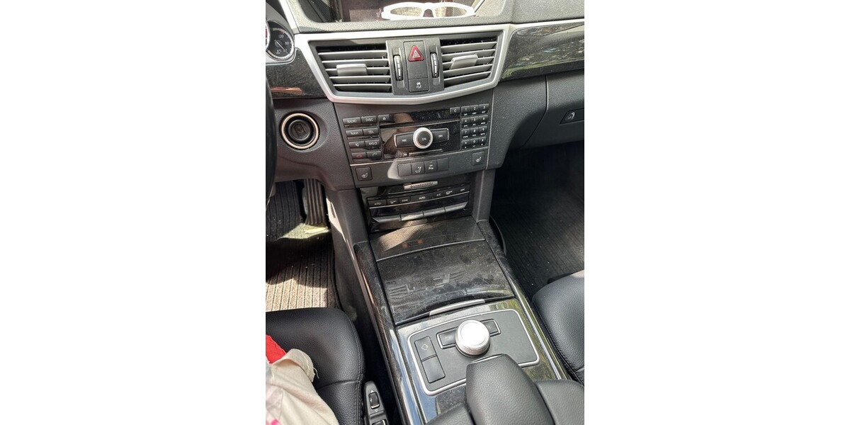 Mercedes-Benz E 300 255.000 km 8.500 &euro; Nürnberg 90403