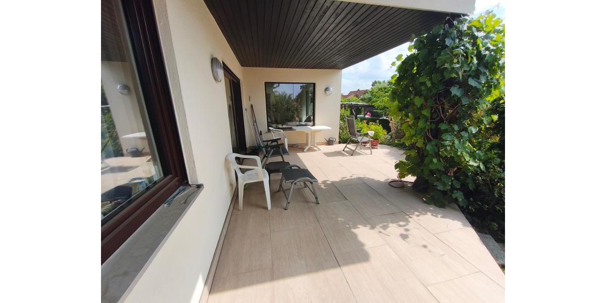 Einfamilienhaus mit Doppelgarage, Carport und großem Garten - Einfamilienhaus Weisendorf | Angebot:27651236