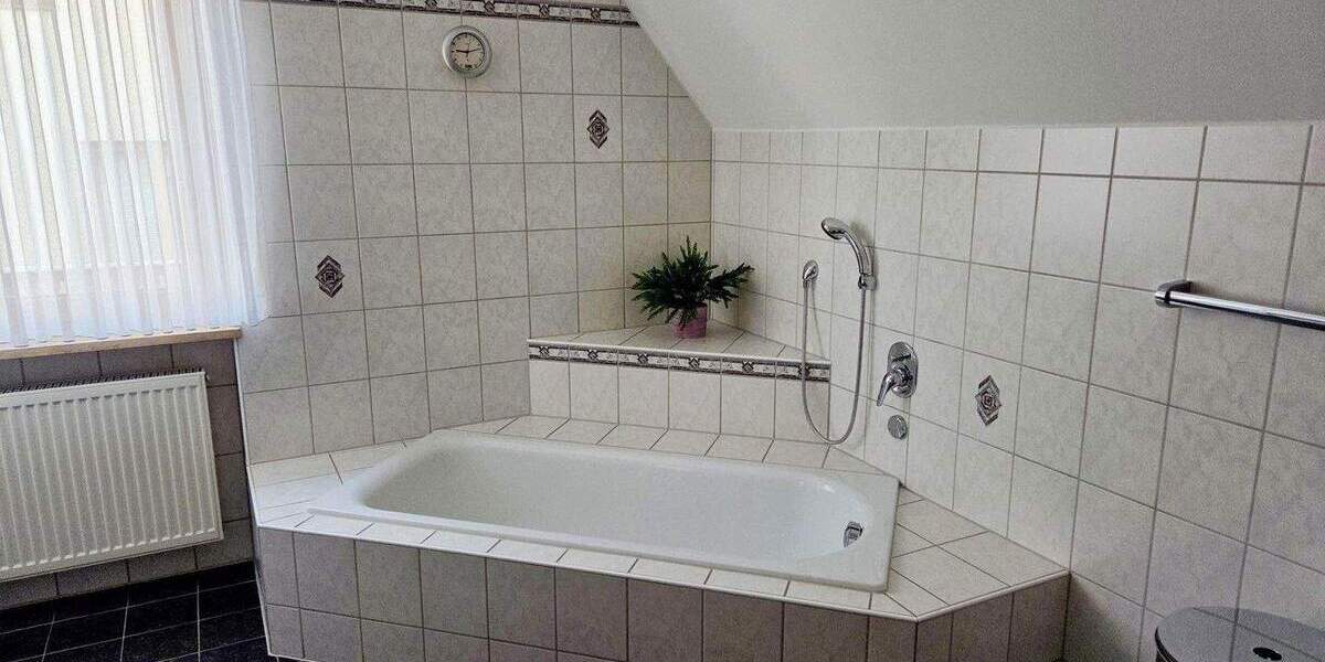 Einfamilienhaus Roßtal - 6 Zimmer, 162 m&sup2;, 849.000&euro; | Angebot:25711087