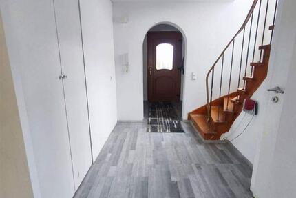Haus Zirndorf - 6 Zimmer, 144 m&sup2;, 550.000&euro; | Angebot:27209548