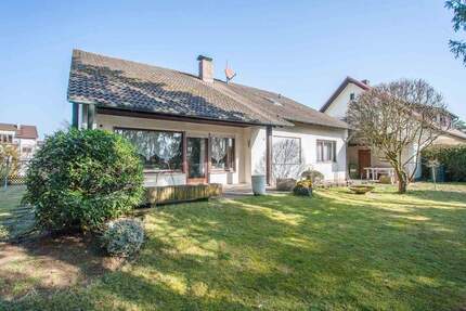 Haus Möhrendorf - 8 Zimmer, 180 m&sup2;, 749.000&euro; | Angebot:25896070