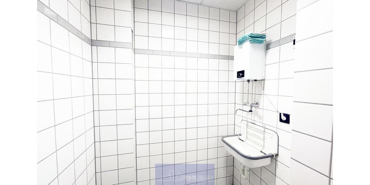 Gewerbeobjekt Erlangen Bruck - 9&euro; | Angebot:23224216