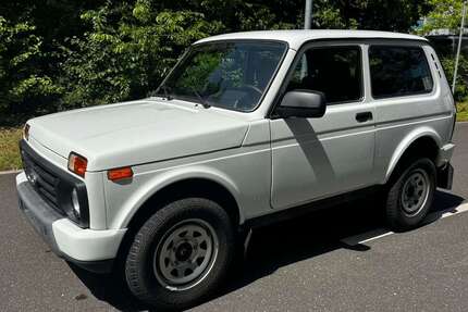 Lada Niva 99.898 km 8.800 &euro; Nürnberg 90475