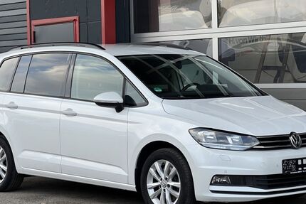 VW Touran 207.372 km 10.850 &euro; Nürnberg 90431