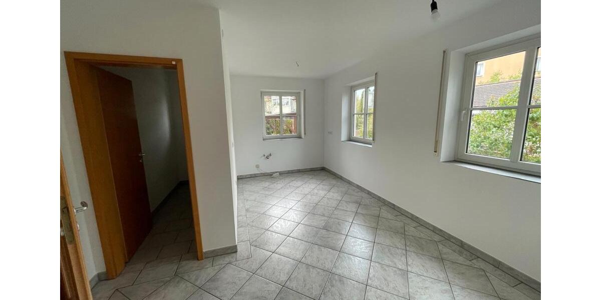 Erdgeschoßwohnung Schwabach - 4 Zimmer, 119 m&sup2;, 1.300&euro; | Angebot:26626301