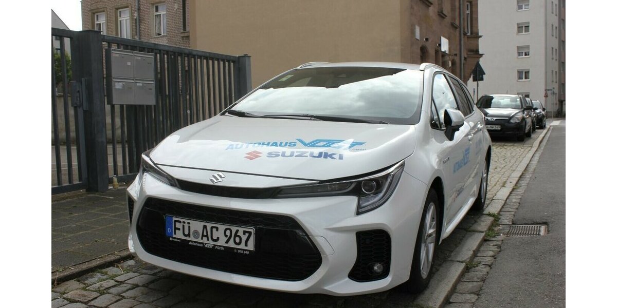 Suzuki Swace 1.8 Hybrid Comfort+ 22.500 km 21.990 &euro; Fürth 90763