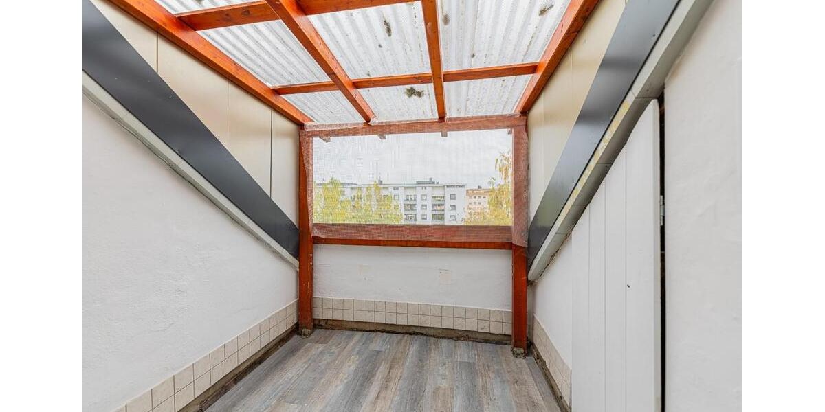 Dachgeschoßwohnung Nürnberg Eberhardshof - 3 Zimmer, 80 m&sup2;, 1.100&euro; | Angebot:26594115