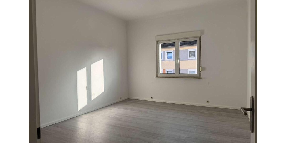 Etagenwohnung Fürth Südstadt - 3 Zimmer, 81 m&sup2;, 880&euro; | Angebot:25789136