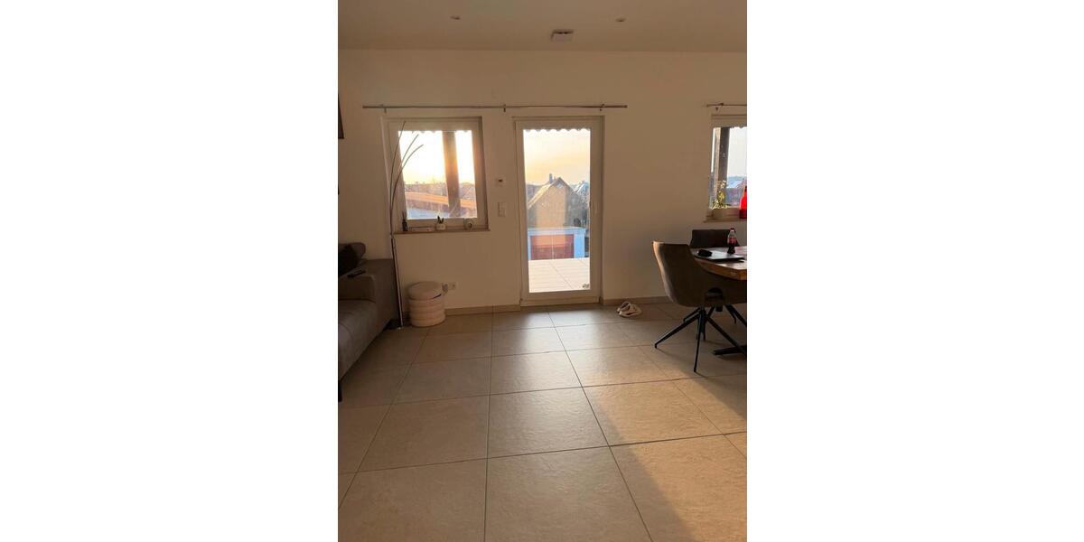 Dachgeschoßwohnung Oberreichenbach - 2 Zimmer, 130 m&sup2;, 1.500&euro; | Angebot:25598849